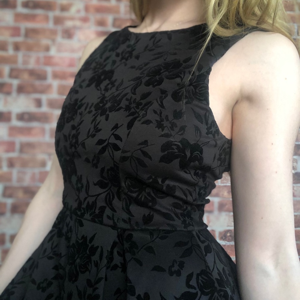 Dress - Picture 2 of 5